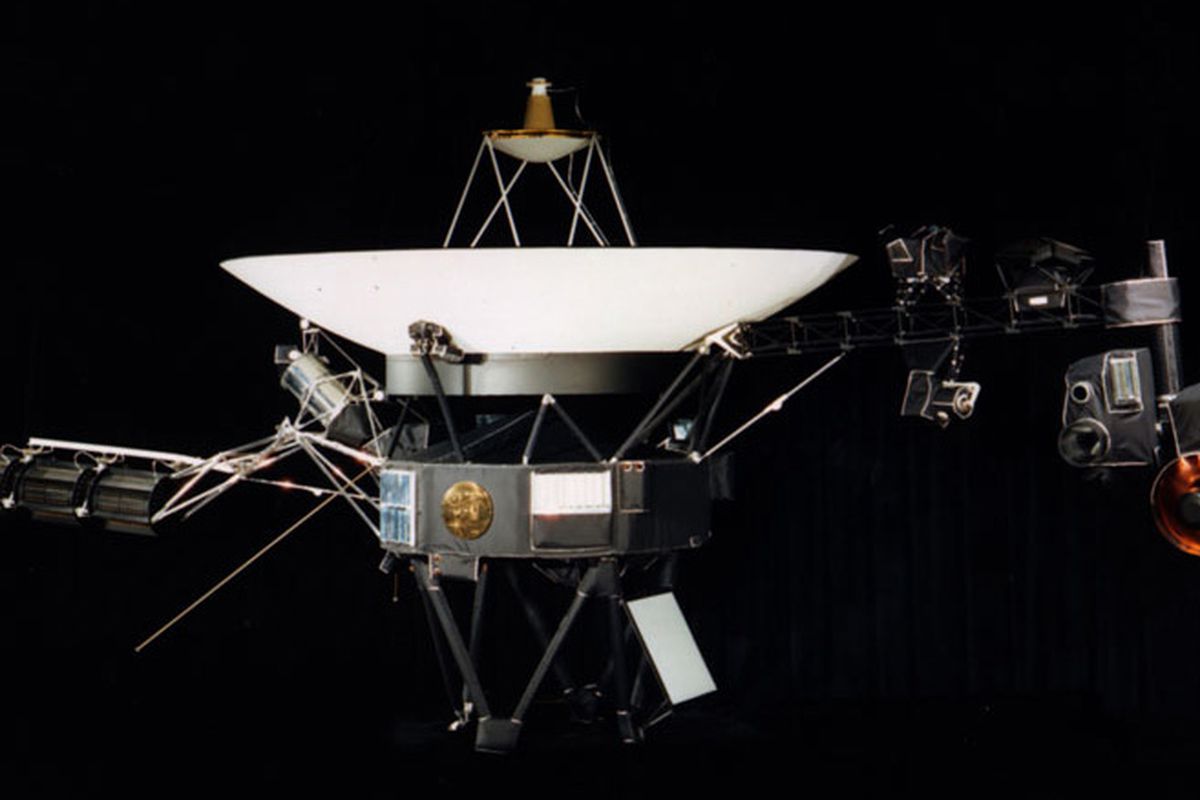 Voyager 1 : Message from deep sapce